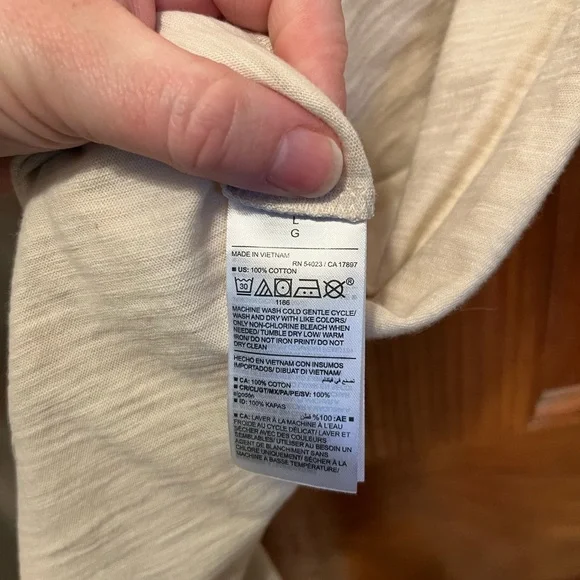 NWT Old Navy Light Cream T-shirt - Picture 4 of 4